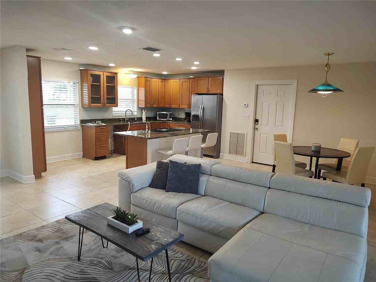 4165 13th Ln Ne - Photo 6 of 27