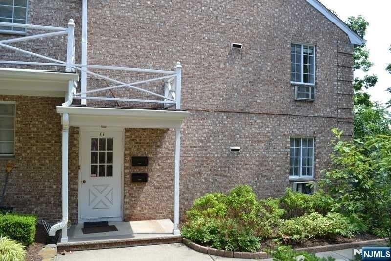 27-33 Corsa Ter - Photo 2 of 25