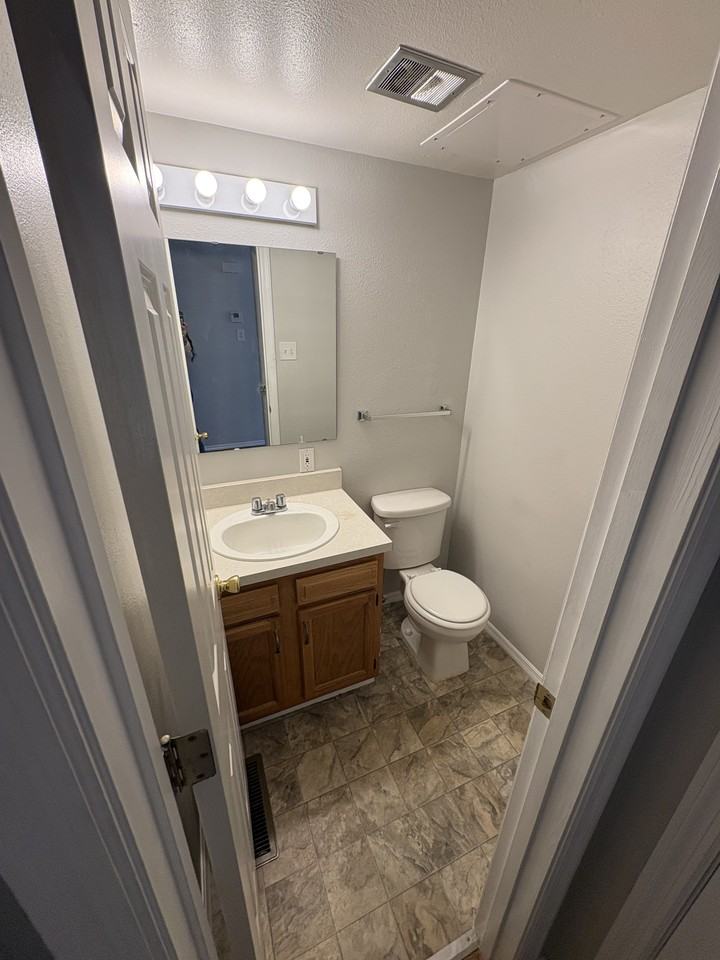 1124 Waycross Pl #1124 - Photo 4 of 15