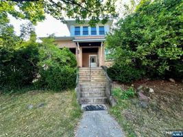 featured image of 114 Cloverdale Ave