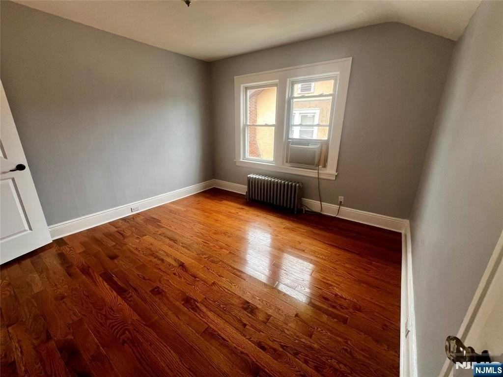 114 Cloverdale Ave - Photo 3 of 22