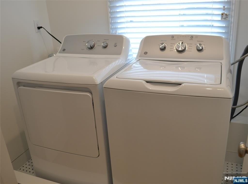 201 Franklin Ave - Photo 7 of 16