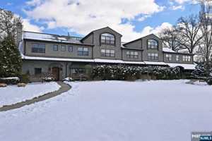 featured image of 140 Bellair Rd