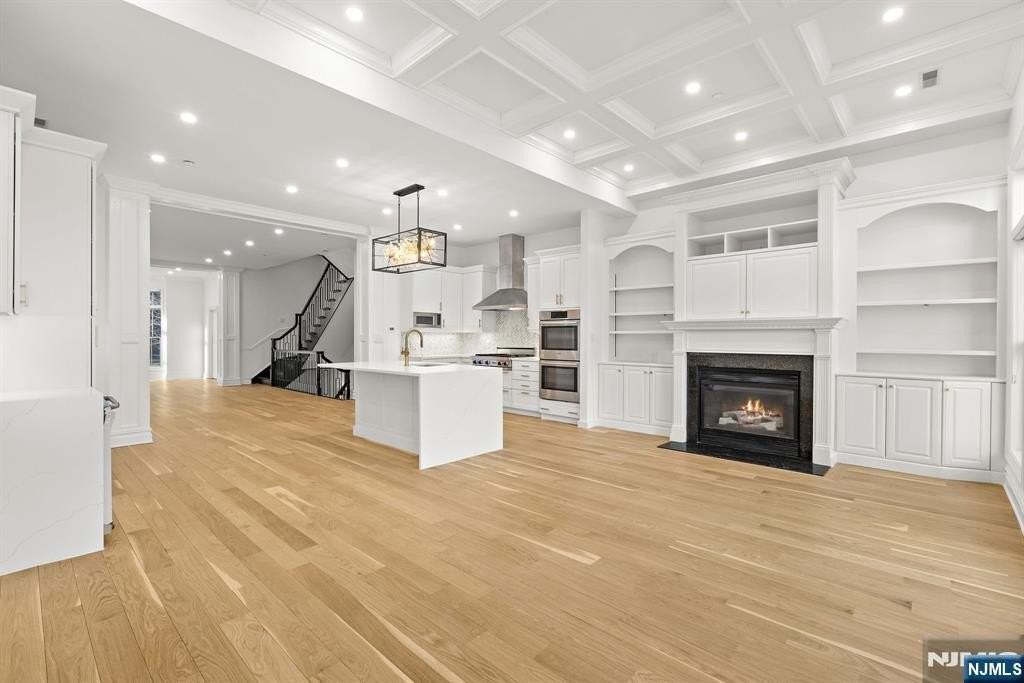 16 Regency Pl - Photo 2 of 15