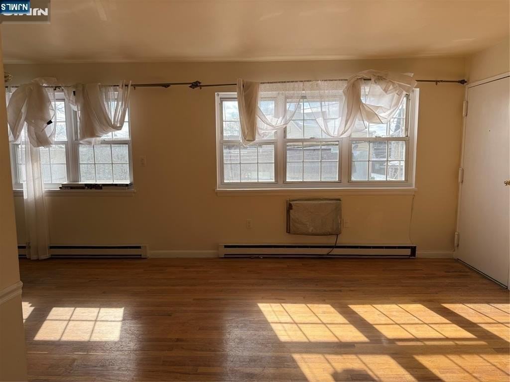 419 Paterson Ave - Photo 3 of 4