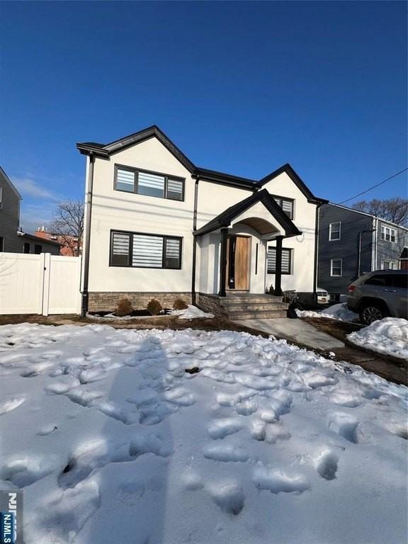 35 Macarthur Ave - Photo 2 of 13