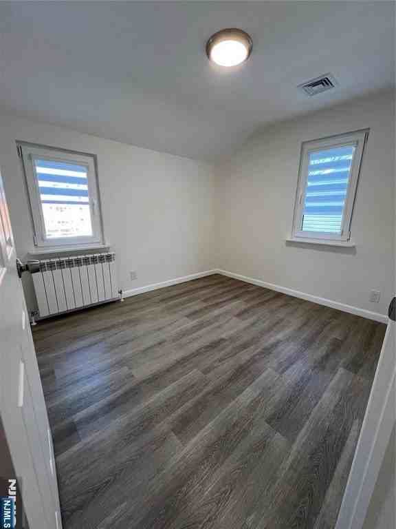 35 Macarthur Ave - Photo 7 of 13