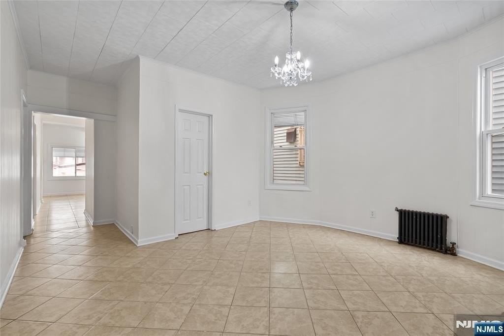 315 E 18th St - Photo 2 of 19