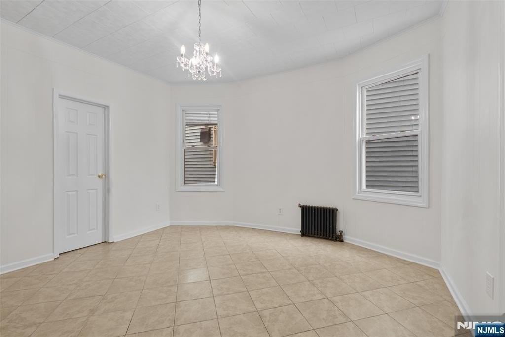 315 E 18th St - Photo 6 of 19