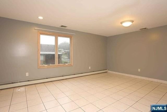 44 Chamberlain Ave 2nd Fl - Photo 7 of 18