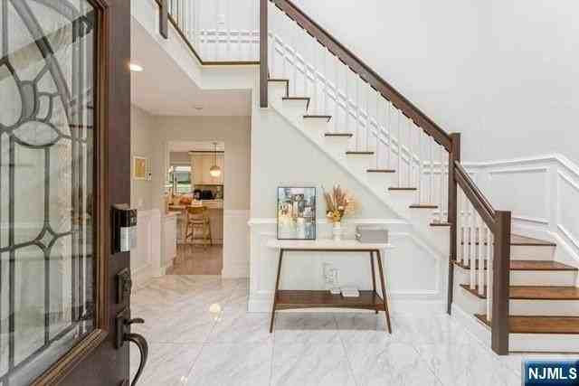 18 Cedar Ct - Photo 2 of 25