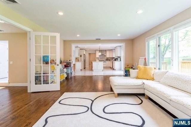 18 Cedar Ct - Photo 5 of 25