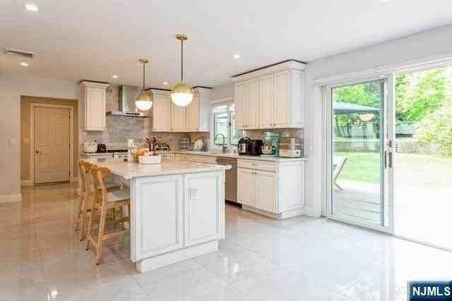 18 Cedar Ct - Photo 7 of 25