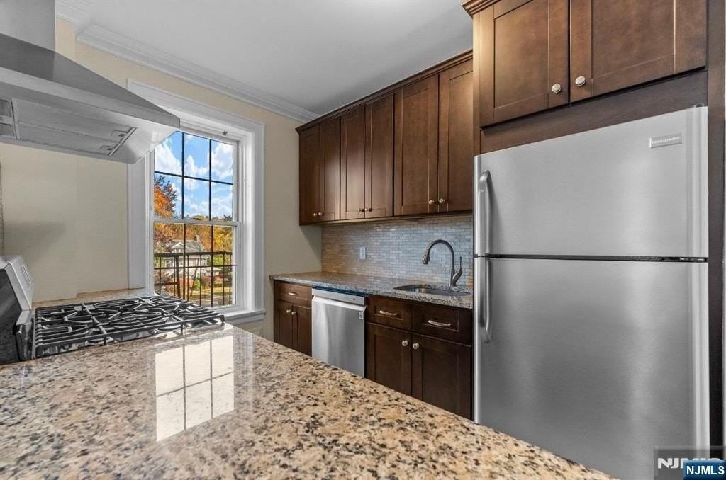 275 Engle St Apt F3 - Photo 7 of 12