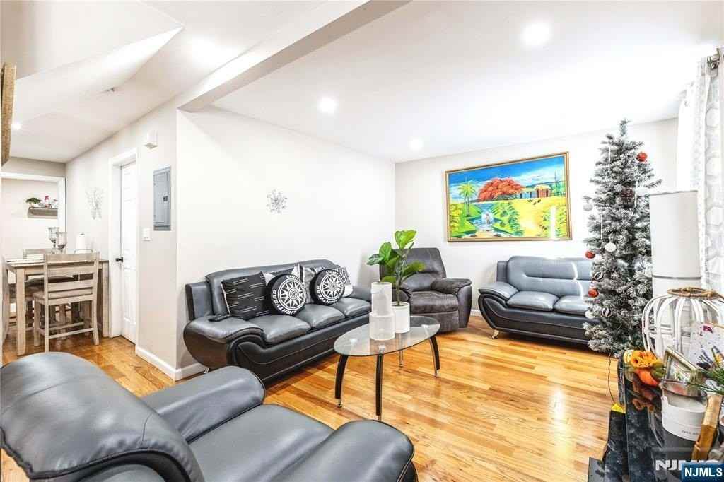 604 N 8th St - Photo 4 of 13