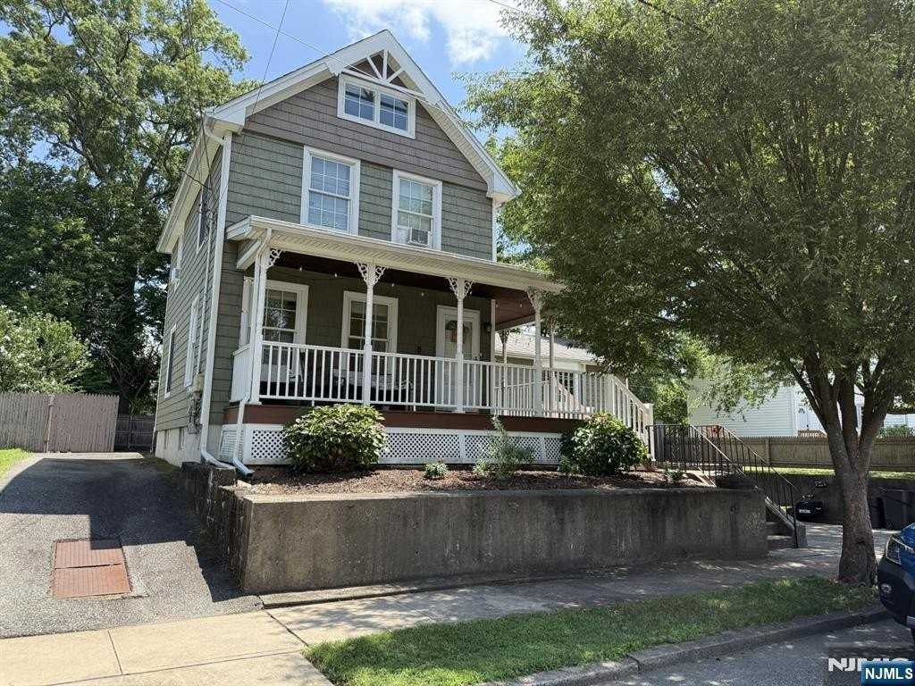 27 Summit Ave - Photo 2 of 12