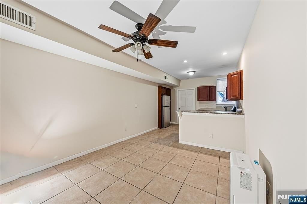 18 Brinkerhoff St - Photo 3 of 11