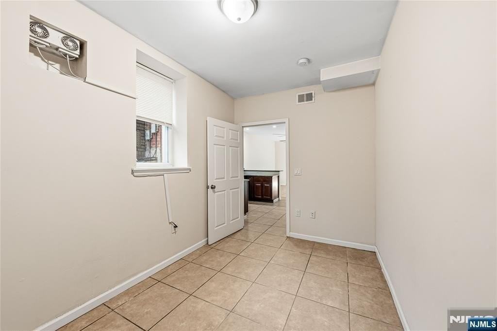 18 Brinkerhoff St - Photo 5 of 11