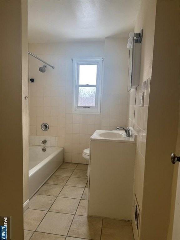 130 Lincoln St - Photo 5 of 9