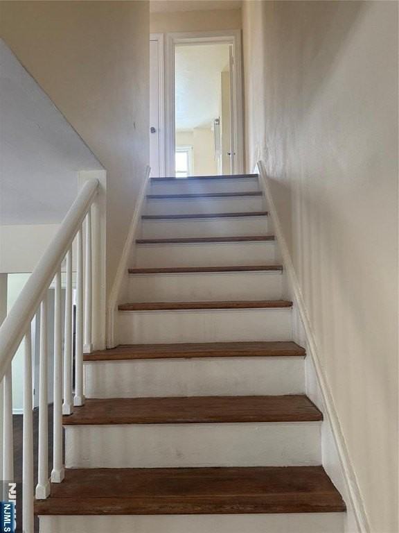 130 Lincoln St - Photo 6 of 9