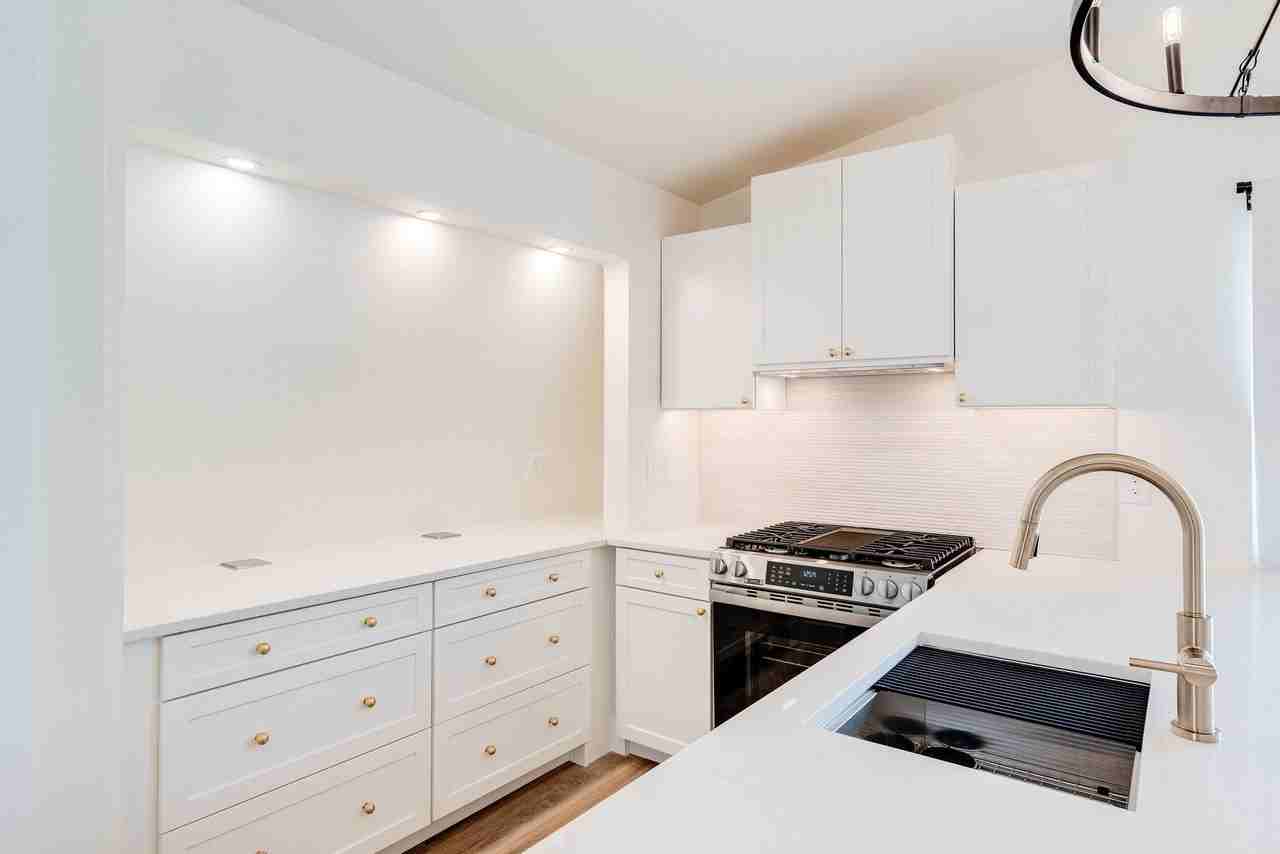 222 Prospect St Apt 3 #3 - Photo 5 of 27