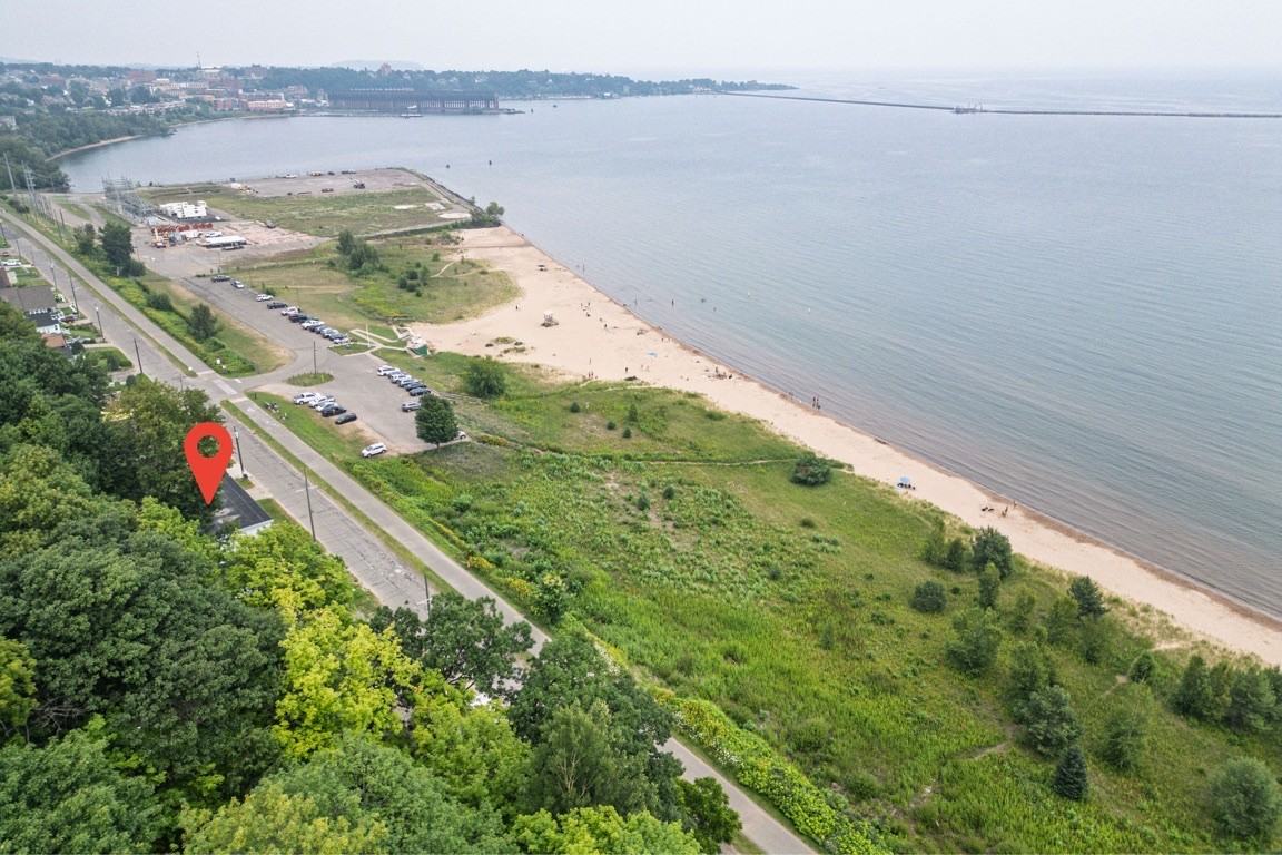 830 S Lake St #1 - Photo 3 of 19