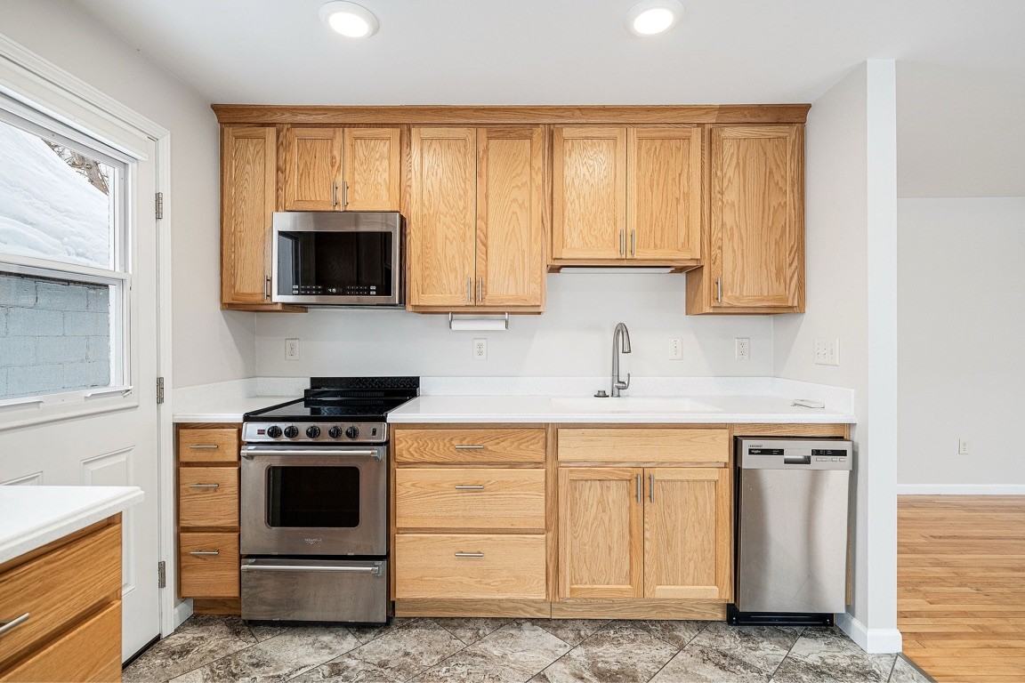 830 S Lake St #1 - Photo 6 of 19