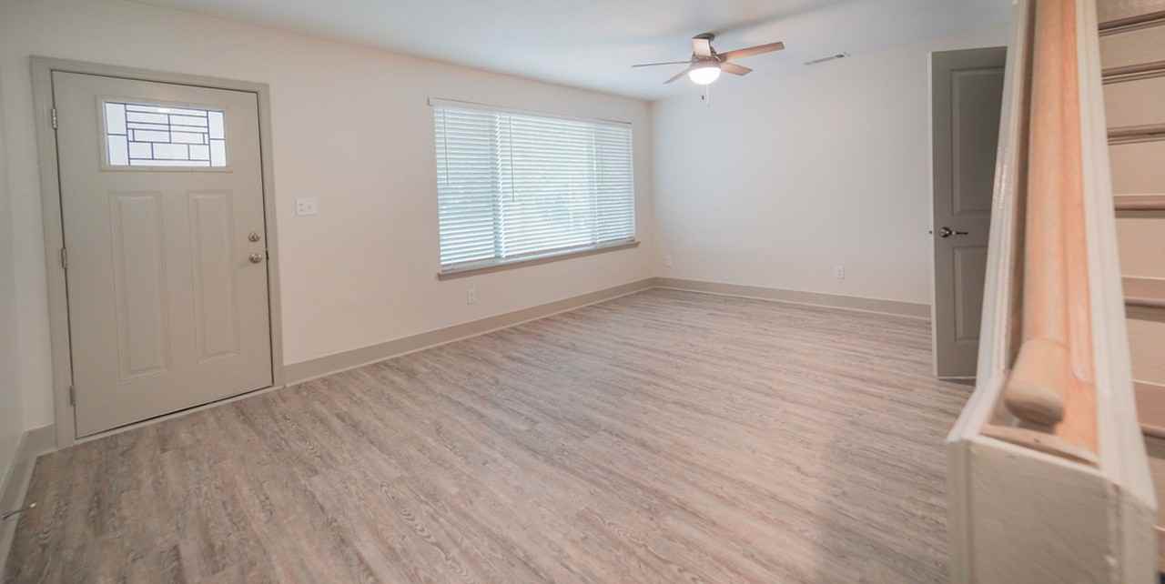 Emory Woods Apartments - Photo 4 of 33