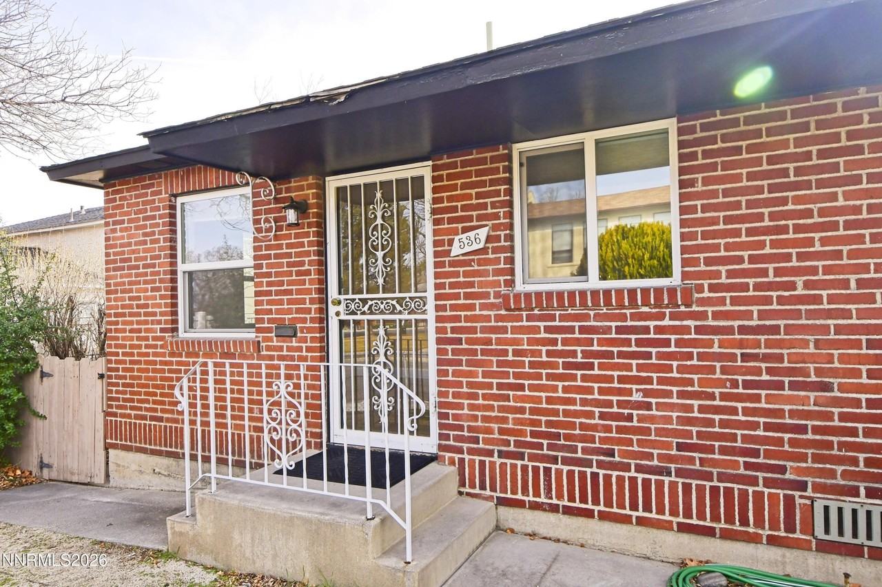 536 La Rue Ave - Photo 2 of 13