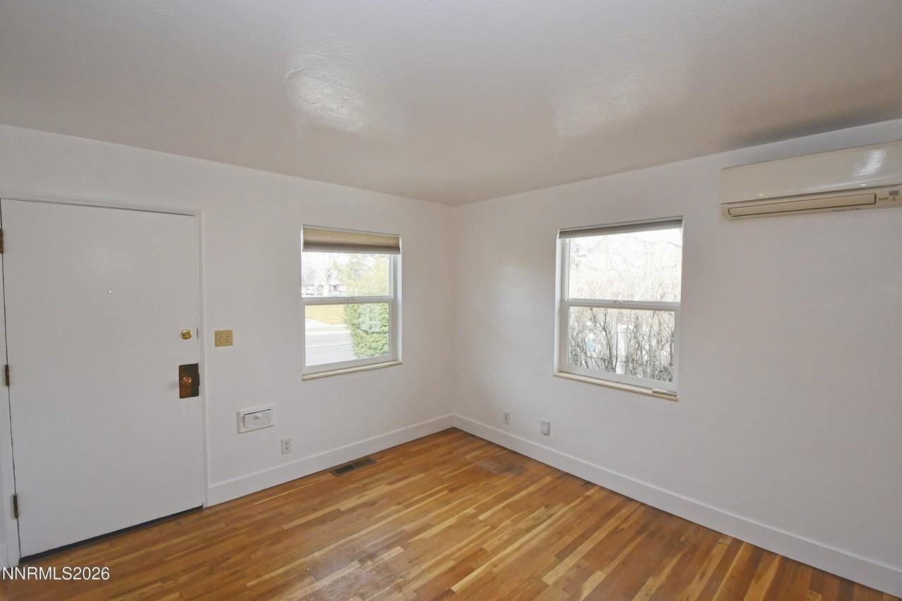 536 La Rue Ave - Photo 4 of 13