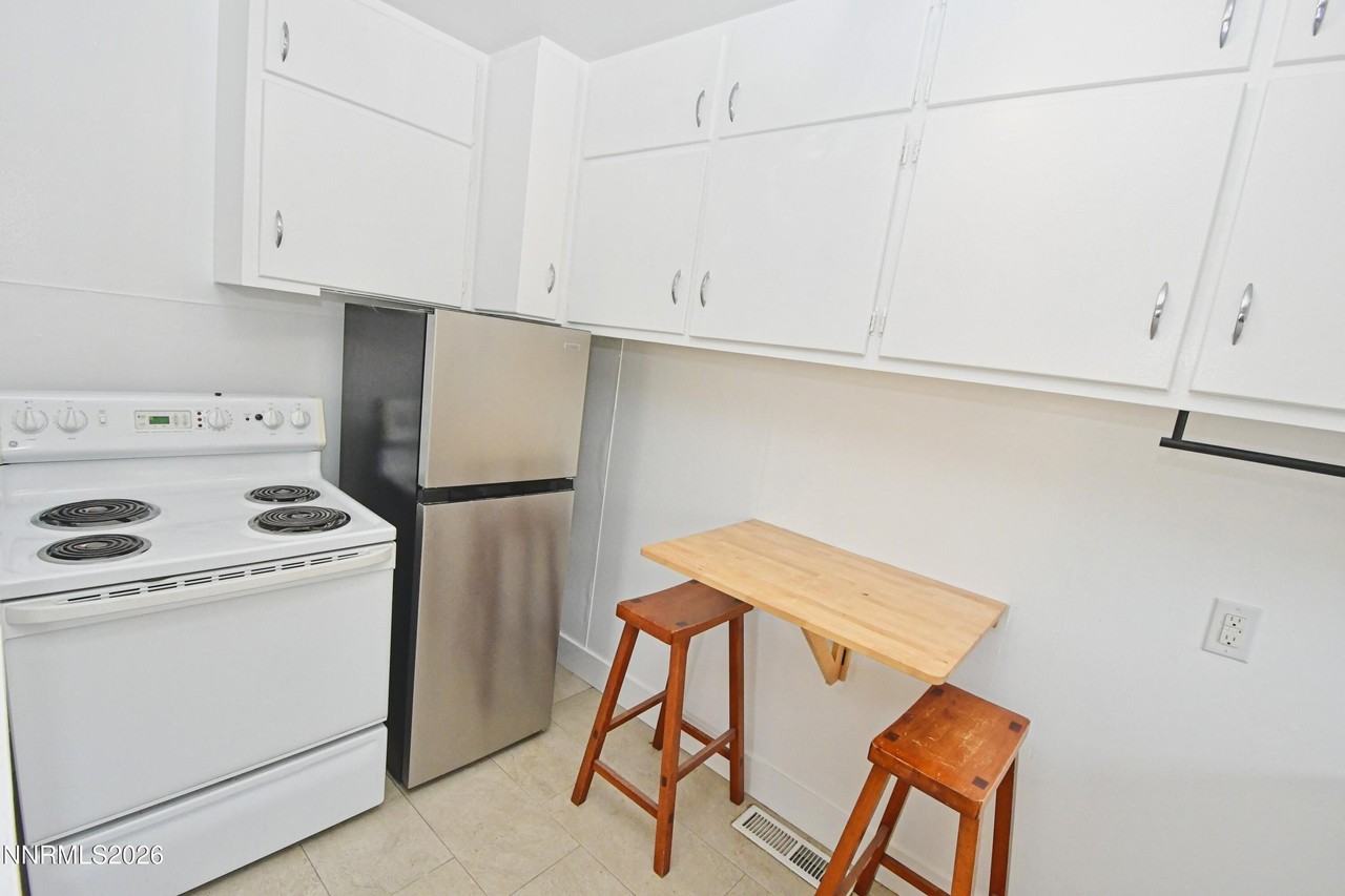 536 La Rue Ave - Photo 7 of 13