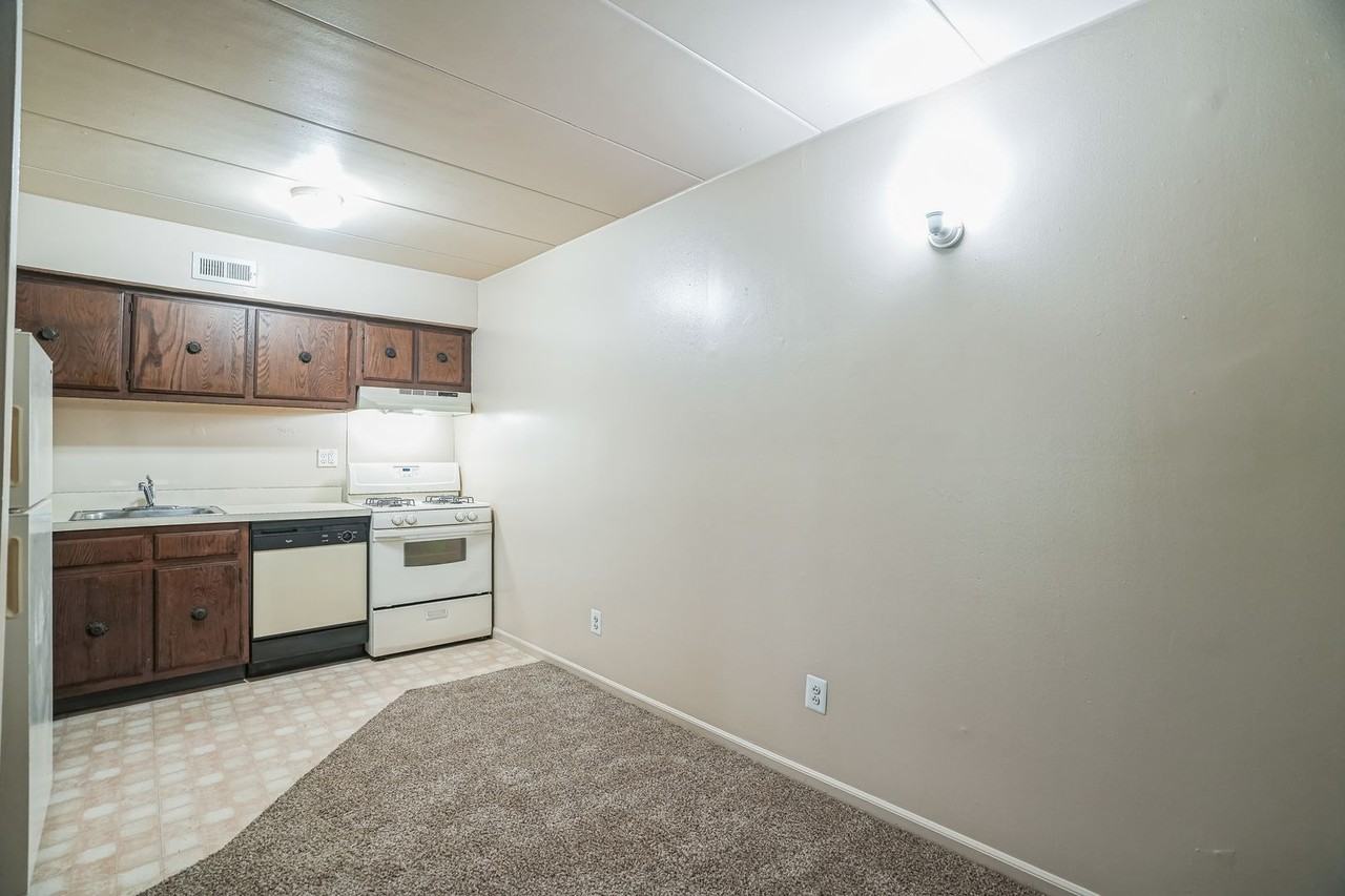 275 Glen Riddle Road - Photo 2 of 25