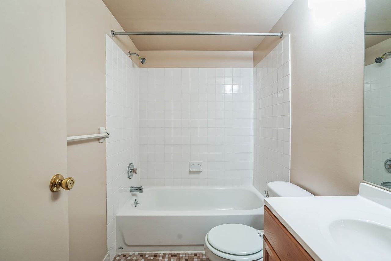 275 Glen Riddle Road - Photo 3 of 25