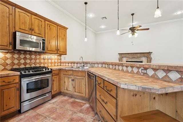 200 Libra Ave #B - Photo 7 of 20