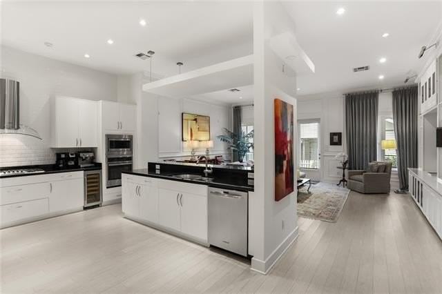 651 Arabella St - Photo 6 of 25