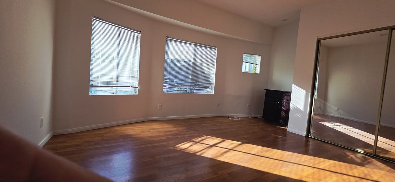 2779 W 8th St #2779 - Photo 3 of 5