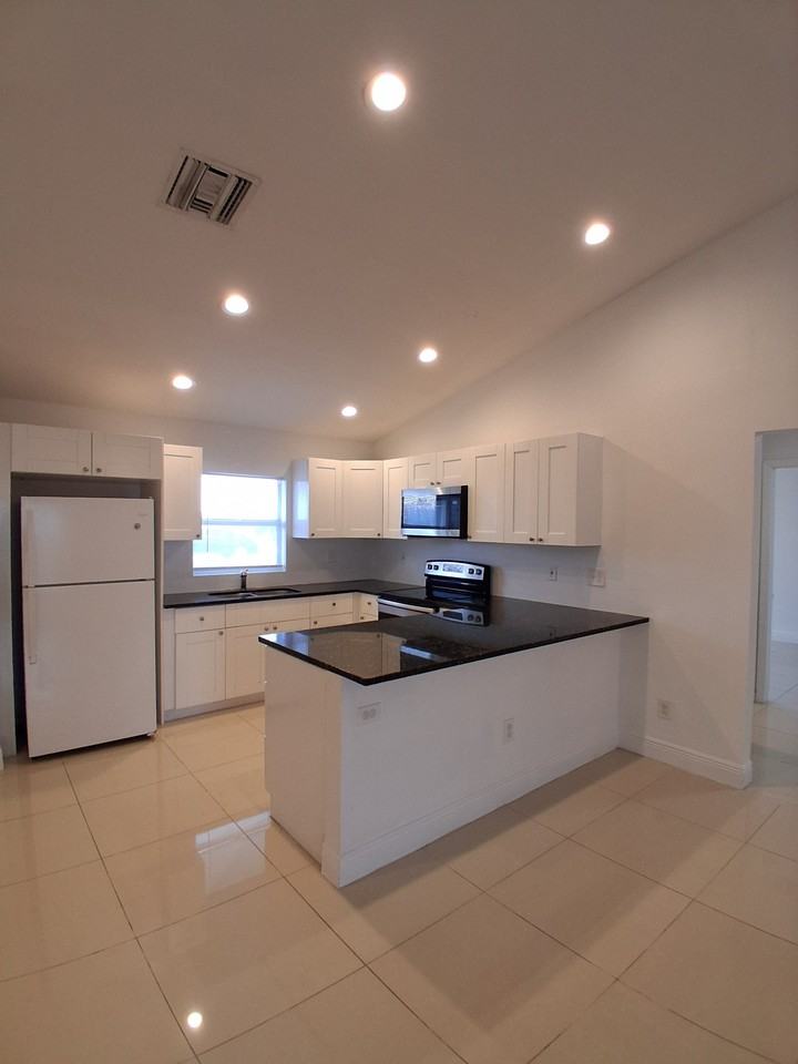 9007 Meadow Cir #1 - Photo 4 of 19