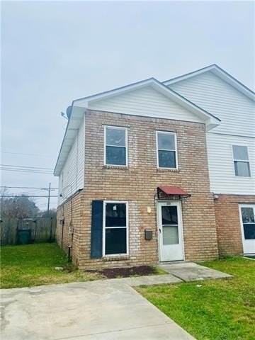 404 Commerce St - Photo 2 of 10