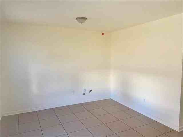 404 Commerce St - Photo 3 of 10