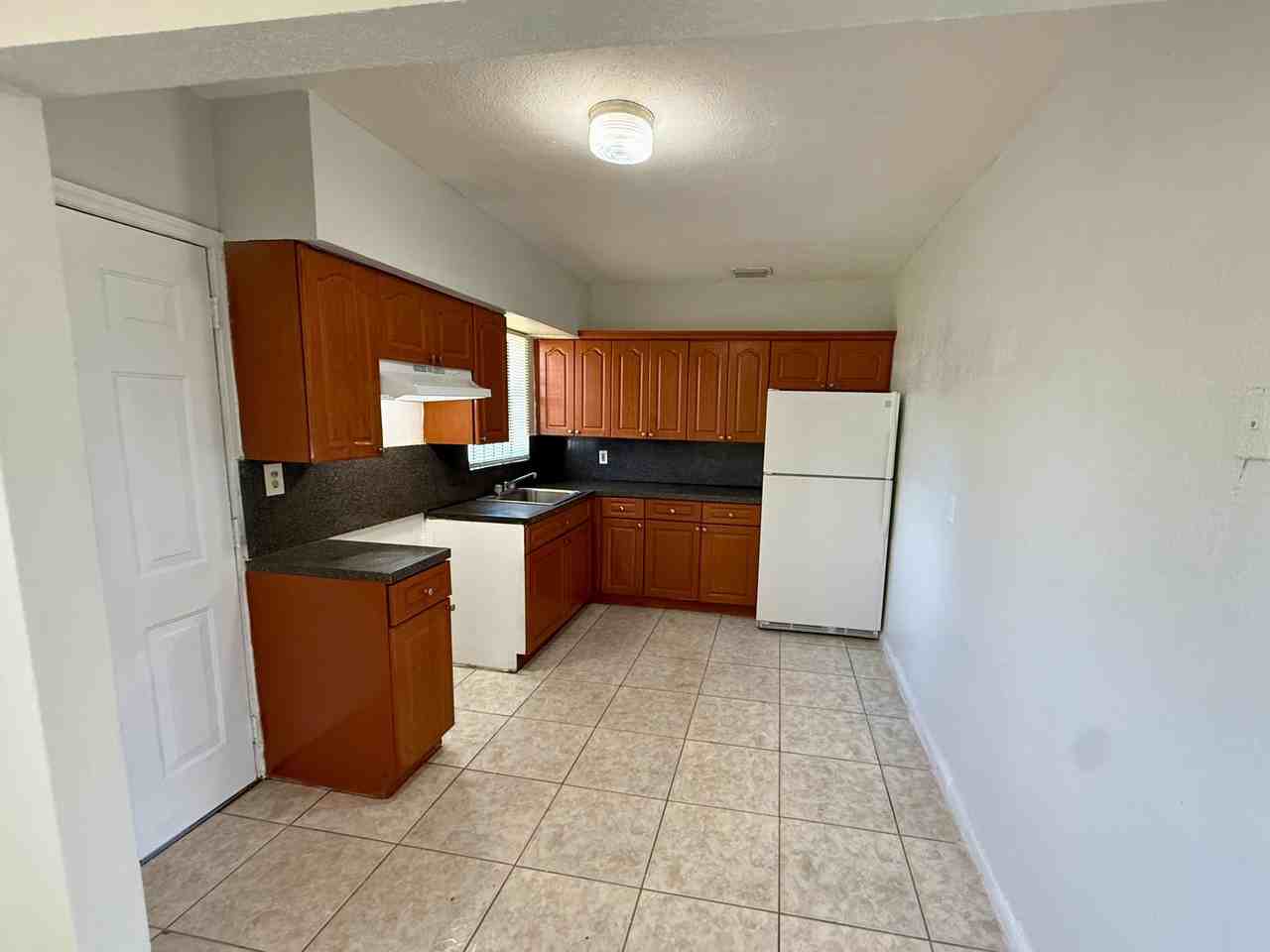 15331 Nw 29th Ave - Photo 4 of 21