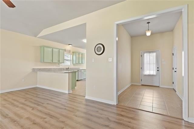 42211 Broadwalk Ave - Photo 4 of 21