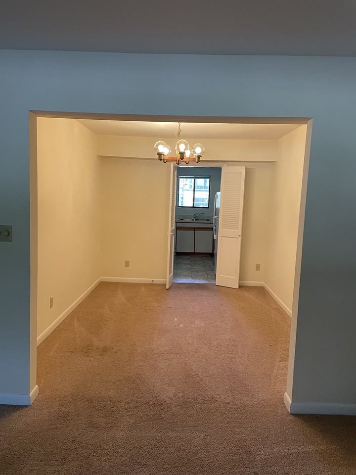 101 Harvest Dr #1 - Photo 3 of 26