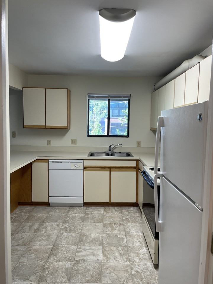 101 Harvest Dr #1 - Photo 7 of 26