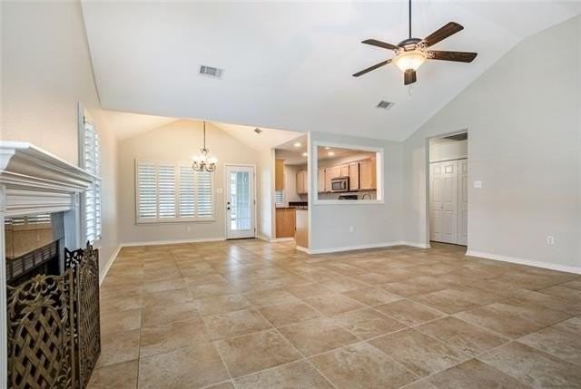 610 Bon Temps Roule - Photo 3 of 15