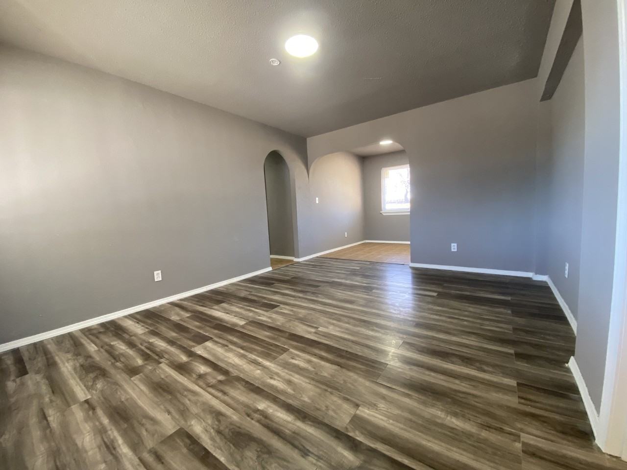 713 N Dallas Ave #1 - Photo 2 of 12