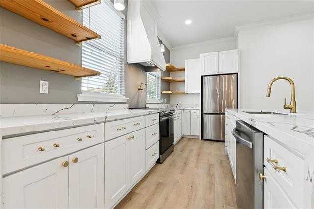 5630 Canal Blvd - Photo 5 of 12