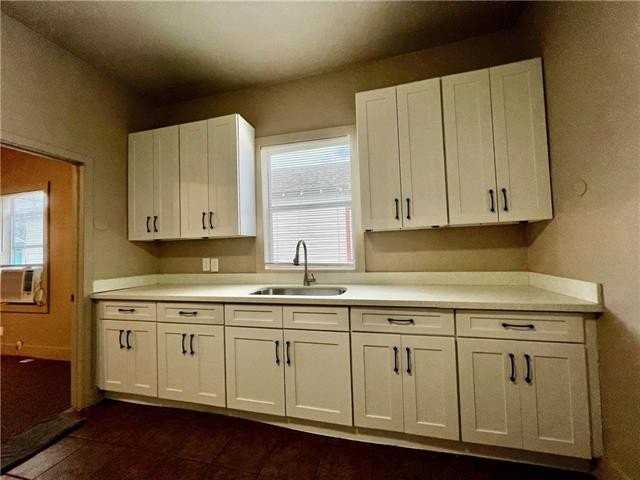 533 Avenue B - Photo 6 of 15