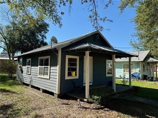 1042 Bickham St - Photo 2 of 7