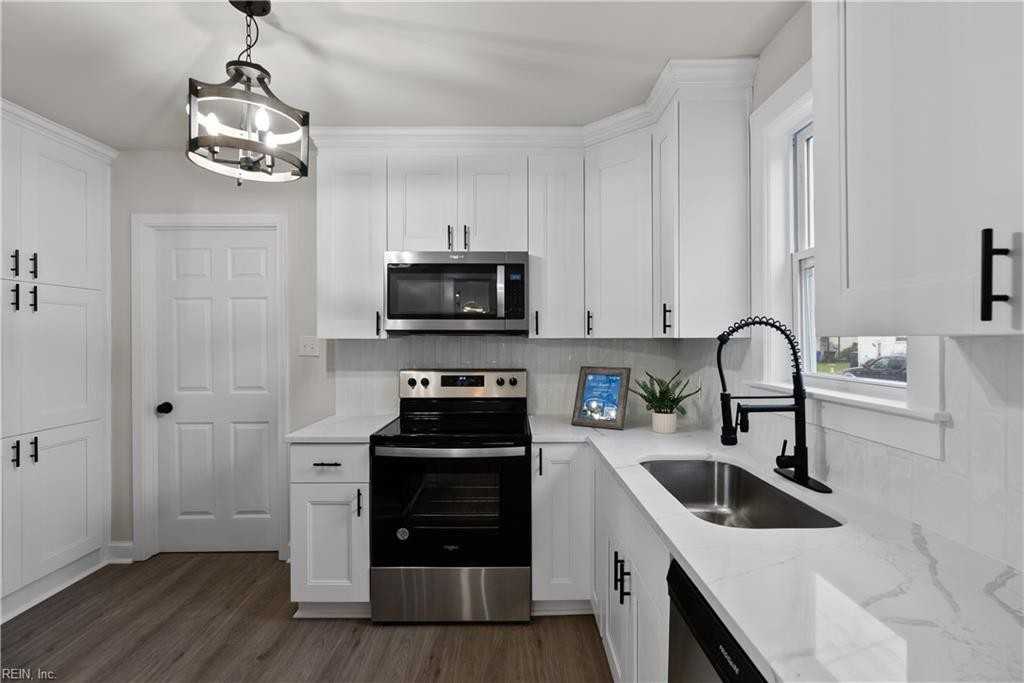 3826 Abingdon Cir #1 - Photo 3 of 14