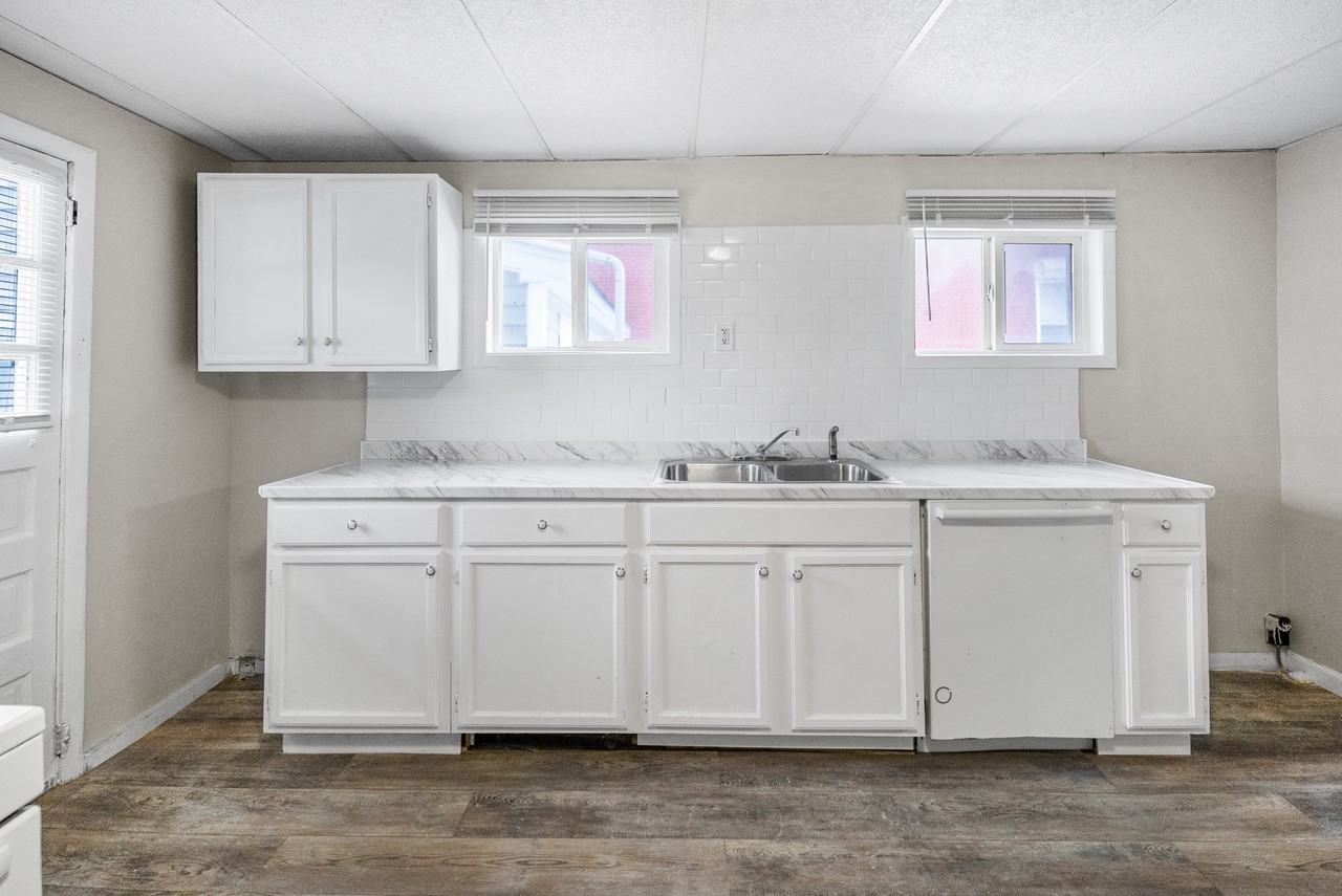 1534 5th Ave #1 - Photo 2 of 37